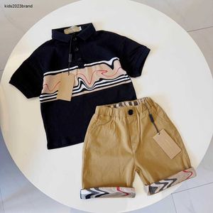 Survêtements pour enfants, costume à manches courtes et revers pour bébé, taille 100 à 140, design d'épissure, POLO et short kaki, nouvelle collection, Jan20