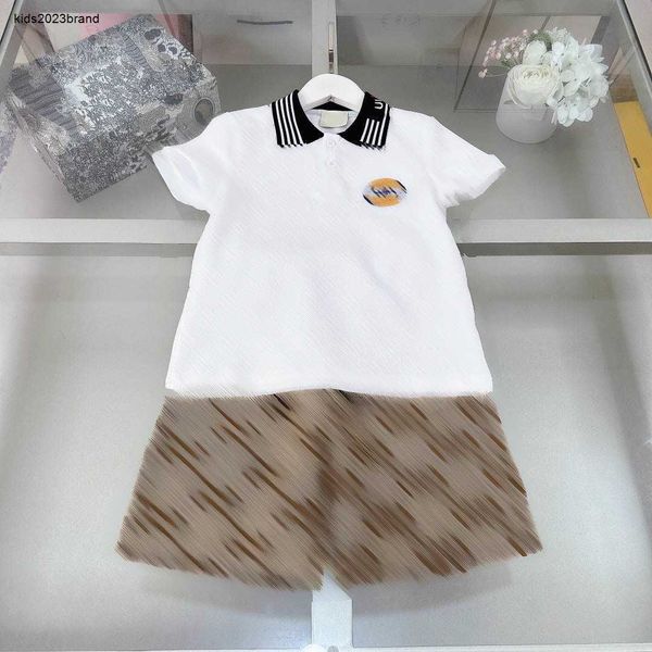 Nouveaux survêtements pour enfants Ensemble de T-shirt avec badge brodé Vêtements pour bébé Taille 120-170 CM POLO à manches courtes et short avec impression de logo 24 mars