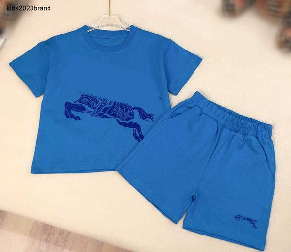 Nouveaux survêtements pour enfants Logo imprimé Costume à manches courtes Taille 90-160 Vêtements pour bébé T-shirts et shorts multicolores en option pour garçons Jan20