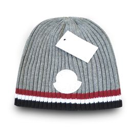 Nouveau chapeau en tricoté lettre d'impression Princement populaire époustouflant à vent chaud multi-couleurs de haute qualité Headwear Street Style P-22