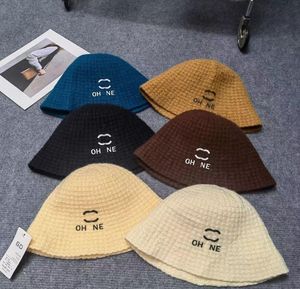 Nieuwe gebreide hoed modieuze merkontwerperbrief print emmer populair warm keep winddichte stretch hoogwaardige wol wollen brim hoeden mode-accessoires