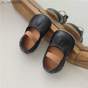 Nouveau coréen bébé fille mocassins automne 2021 en cuir souple antidérapant intérieur enfant en bas âge chaussures de luxe concepteur Prewalker bébé appartements L230518