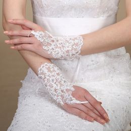 Nouvelles applications en dentelle perles gants de mariée sans doigts accessoires de mariage