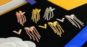 Nieuwe dames tegen oorbellen Charm Designer Letters Hoop Earring Studs Gold Eardrops Women Metal Chain Tassel Danglers met Box4839016