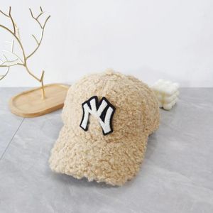 Casquette de Baseball en laine d'agneau pour hommes et femmes, chapeau de soleil avec lettres brodées, pour l'extérieur, chaud, hiver, printemps, peluche, nouvelle collection