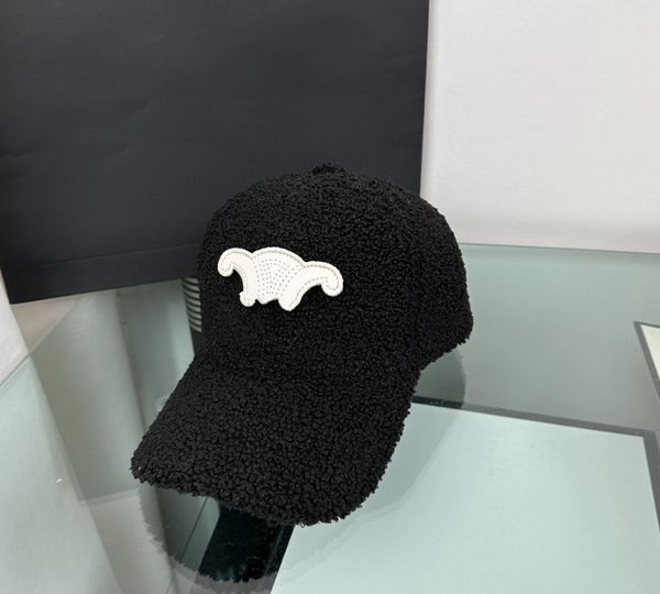 Nueva gorra de lana de cordero con pico superior duro, gorra de béisbol cálida para hombre y mujer, de alta calidad, para Otoño e Invierno