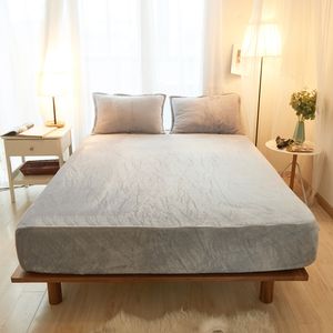 Nouveau tissu de flanelle de polyester solide lavande quatre coins avec drap de lit à bande élastique ensemble de trois pièces matelas de couleur 201114