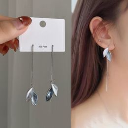 Nouvelles boucles d'oreilles à glace à feuilles pour femmes créatives de boucles d'oreilles en métal créatives