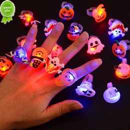 Nieuwe LED Light Halloween Ring Glowing Pumpkin Ghost Skull Rings Kids Gift Halloween Party Decoratie voor Home Horror Props Supplies