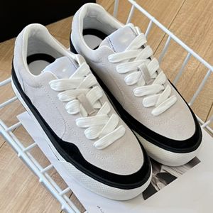 Nouveau créateur de chaussures décontractées avec boucle de lettre avec des chaussures pour femmes de style à la mode et élégant Chaussures plates classiques en cuir véritable mélangées avec des matériaux en peluche Chaussures Upper Lefu