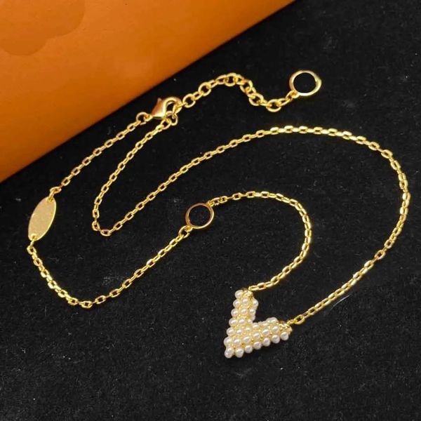 NUEVA CADENA DE LETRAS Collar de oro Collar de diseñador Envío gratis Joyas de lujo Cadena de tenis Diamante de oro y acero inoxidable Regalo de vacaciones de acero inoxidable