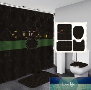 Nieuwe letter Gedrukte douchegordijnen Set Designer Tapijt 4 -delige set Toiletstoel Cover Floy Mat Badkamer Niet -slipmatten Sets