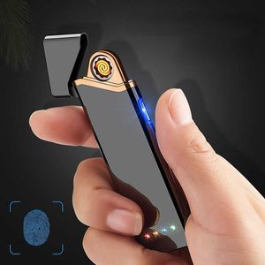 Nieuw lichtgewicht vingerafdrukdetectiemetaal Opladen lichter sigarettencadeau, kleurenlichtdisplay F3KI