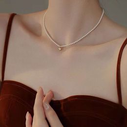 New Love Baby Pearl Collier Collier Chaîne femme haut de gamme polyvalente Internet français Bijoux rouge