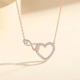 Nouveau collier de nœud d'amour