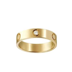 Nuevo anillo de amor Joyas de lujo Anillos de oro para mujeres Aleación de acero de titanio Proceso chapado en oro Accesorios de moda Nunca se desvanecen No son alérgicos