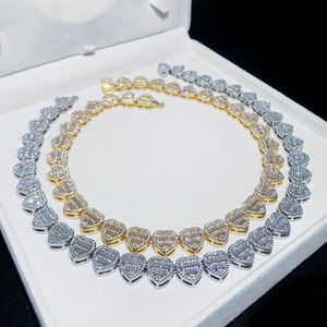 Nouveau joli collier coeur Bling Cz entièrement pavé glacé zircon cubique lien chaîne bijoux de luxe cadeau de fiançailles pour les femmes