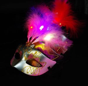 Nieuwe mooie Mini Masquerade Maskers LED-veer Venetiaanse Masker Halloween Decoratie Prinses Gril Party Mask Constule Dames Maskers Groothandel