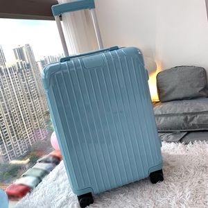 Nieuwe bagagekoffer voor mannen vrouwen grote capaciteit reiskas doos topkwaliteit designer trunk spinner koffers 21/26/30 inch