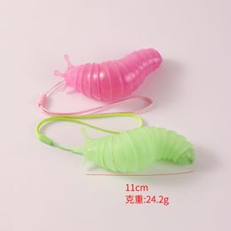 NUEVO luminoso Fidget Slug Favors Cartoon Car Llavero Colgante Fingertip Snail Slug Bag Toy Descompresión Caterpillar Accesorios