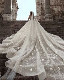 Luxuriours Une ligne Royal Wedding Dresses Dubaï Arabie arabe Modest manches longues bling Paillettes perlée Appliqued Eglise formelle Robes de mariée AH1