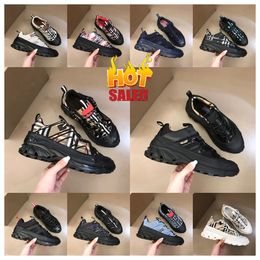 Nuevos zapatos de lujo BB Designer Bayberry B22 Shoe Vintage Sneaker Sneaker Striped Sneakers Platform Platform Lattice Casual Zapatos Flats Classic Outdoor