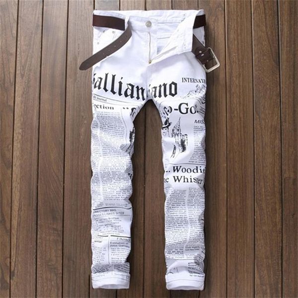 Nouvelle marque de luxe mode stretch hommes jeans lettres blanches impression jeans hommes décontracté slim fit pantalon denim imprimé jeans pantalon X0253S