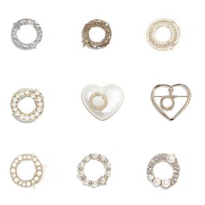 Nouvelle broche de luxe broches en diamant broches pour femme homme cadeau Design broches bijoux de mode sauvage