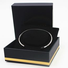 Nieuwe Luxe Design 4 Kleuren Merk Brief Rvs Armbanden Bangles Fit Mannen Vrouwen Liefhebbers Open Armbanden Gift