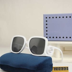 Nouvelles lunettes de soleil design de luxe 2023 Xinlian G Family Fashion Box Lunettes de soleil unisexes résistantes aux UV PP23002