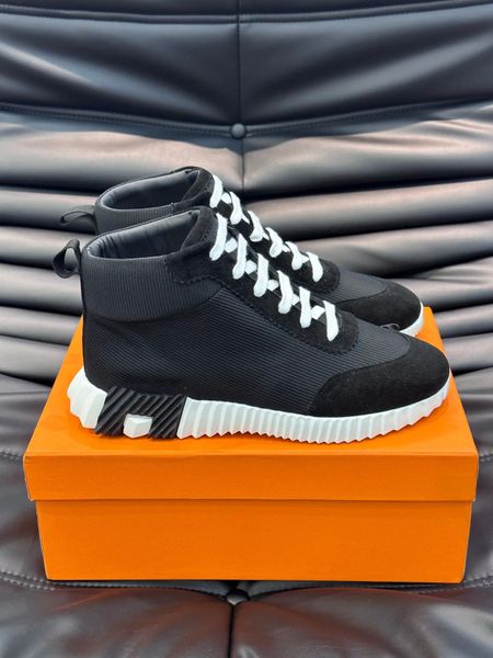 Nuevo diseño famoso de lujo Zapatos de zapatilla de deporte para hombre Blanco Negro Piel de becerro Gamuza Deportes Piel de cabra Suela ligera Botas altas Zapatillas de deporte Casual Caminar B30 Zapato de senderismo