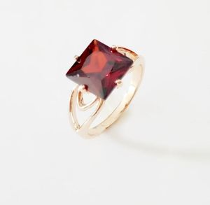 Nieuwe luxe goudkleur sieraden bruiloft vrouwen roségouden kleur ringen donkere rode vierkante vorm verlovingsring ontwerpen voor dames6700300