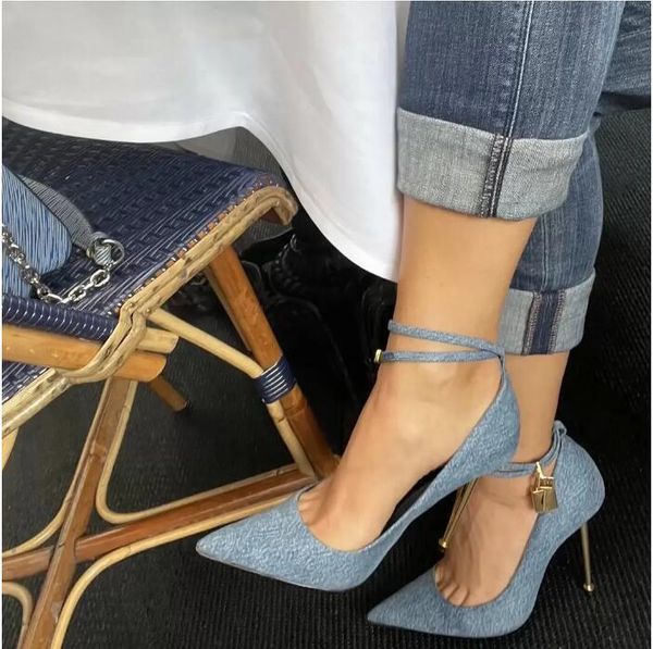 NUEVOS zapatos de vestir de lujo con cerradura dorada para mujer Calzado de tacón alto dorado Color nude Bombas de cuero genuino Sandalias de dama Fondos de boda con caja