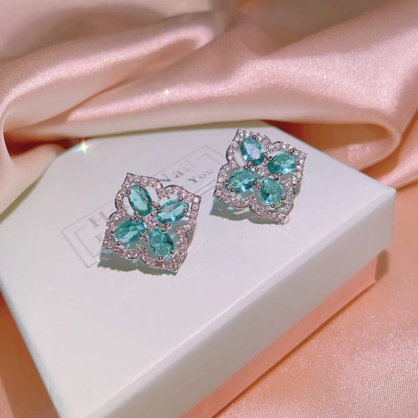 Nuevo tendimiento de diamantes de piedra verde de lujo para mujeres chicas dulces trébol diseñador cristal brillo de aretes arar aretes anillos de orejas joyas de boda