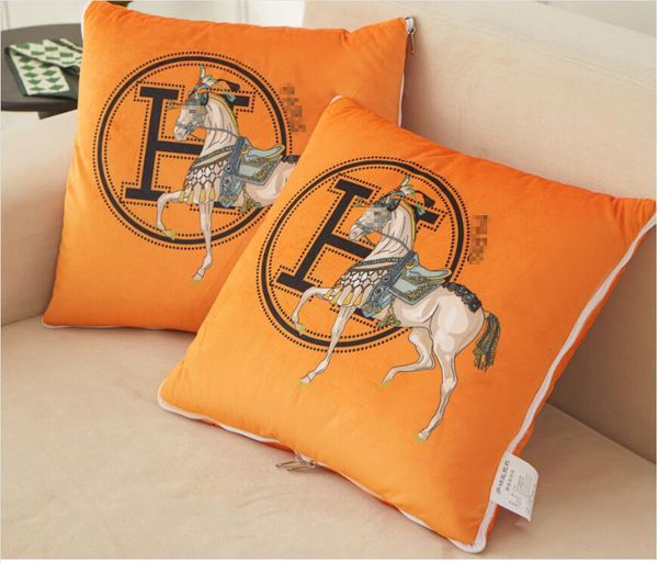 Nuevo caballo de lujo 2 en 1 almohada manta de viaje espesar relleno almohada de algodón plegable aire acondicionado edredón coche hogar sofá decoración