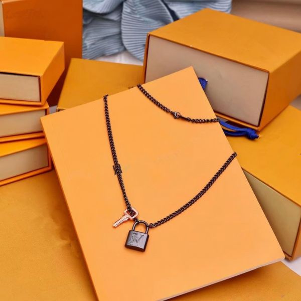 Nouveaux bijoux de luxe lettre LOGO serrure à clé pendentif collier mode hommes et femmes accessoires cadeau de vacances