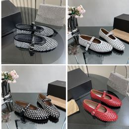 Chaussures de luxe en cuir rivetées pour femmes, chaussures de styliste, plates d'été avec strass, confortables, boîte à dentelle unique, nouvelle collection