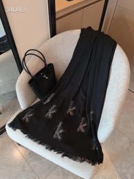 Nouveaux foulards de luxe Foulard de créateur Pashmina pour foulards chauds en laine Mode classique Femmes Foulards et hommes Wraps Cachemire Laine Long Châle 34042-4
