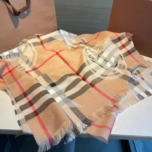 Nuevas bufandas de lujo Bufanda de diseñador Pashmina para bufandas cálidas de lana Bufandas clásicas de moda para mujeres y abrigos para hombres Mantón largo de lana de cachemira 174790