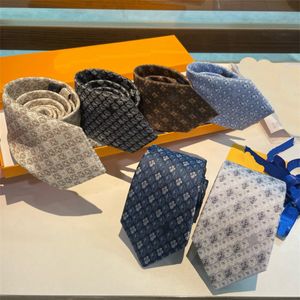 Nouvelle cravate de luxe Designer Men's Silk liens 00% de mariage masculin décontracté et des cravates hawaïennes de mariage.