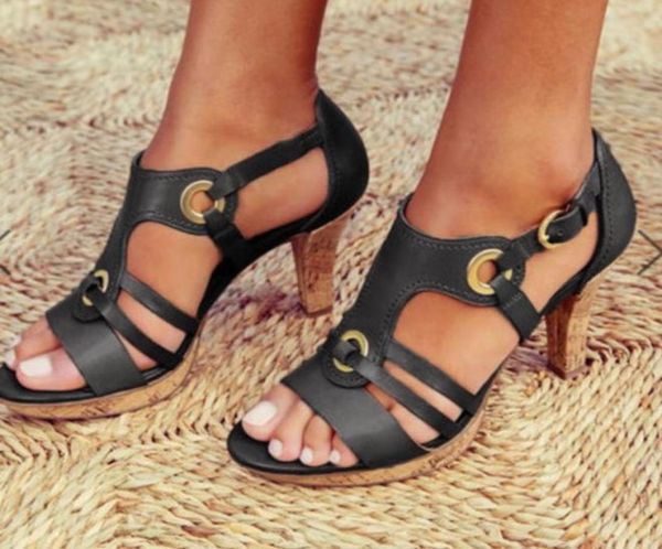 Nouvelles femmes de luxe Sandale en cuir populaire Designer classique High Heels Chaussures en cuir Shopping Sandale Plaine Sandale 35438100521