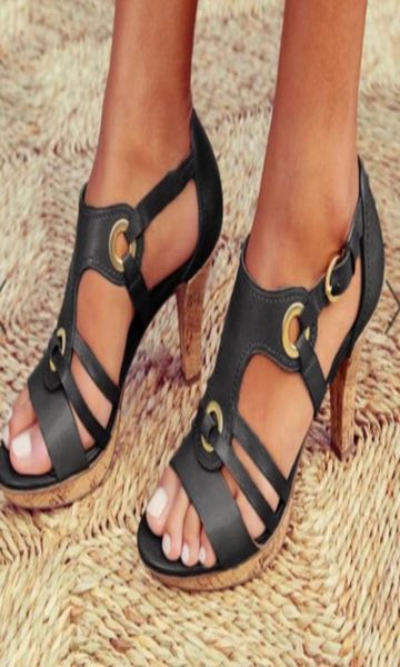 Nouvelles femmes de luxe Sandale en cuir populaire Designer classique High Heels Chaussures en cuir Shopping Sandale Plaine Sandale 35436901077