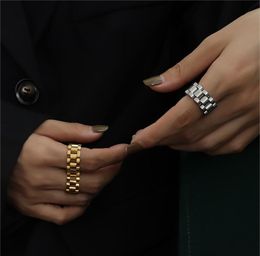 New Luxurys nail ring mens ring rings designer Fashion Titanium Steel Graved No Change Color designer ring bague de fiançailles Taille 6-9 anneaux pour les femmes en gros
