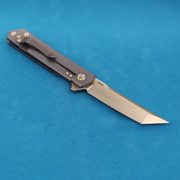 Nouveau M2375 Flipper Couteau Pliant D2 Satiin Tanto 3mm Lame Bleu TC4 Alliage De Titane Poignée Roulement À Billes Rapide Ouvert Dossier Couteaux