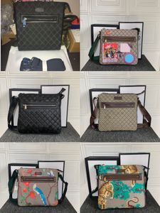 Neue Herrentaschen, Umhängetasche, modische Umhängetasche für Herren, Designer-Tasche, Größe 21 x 23 4 cm, Modell 547751222k