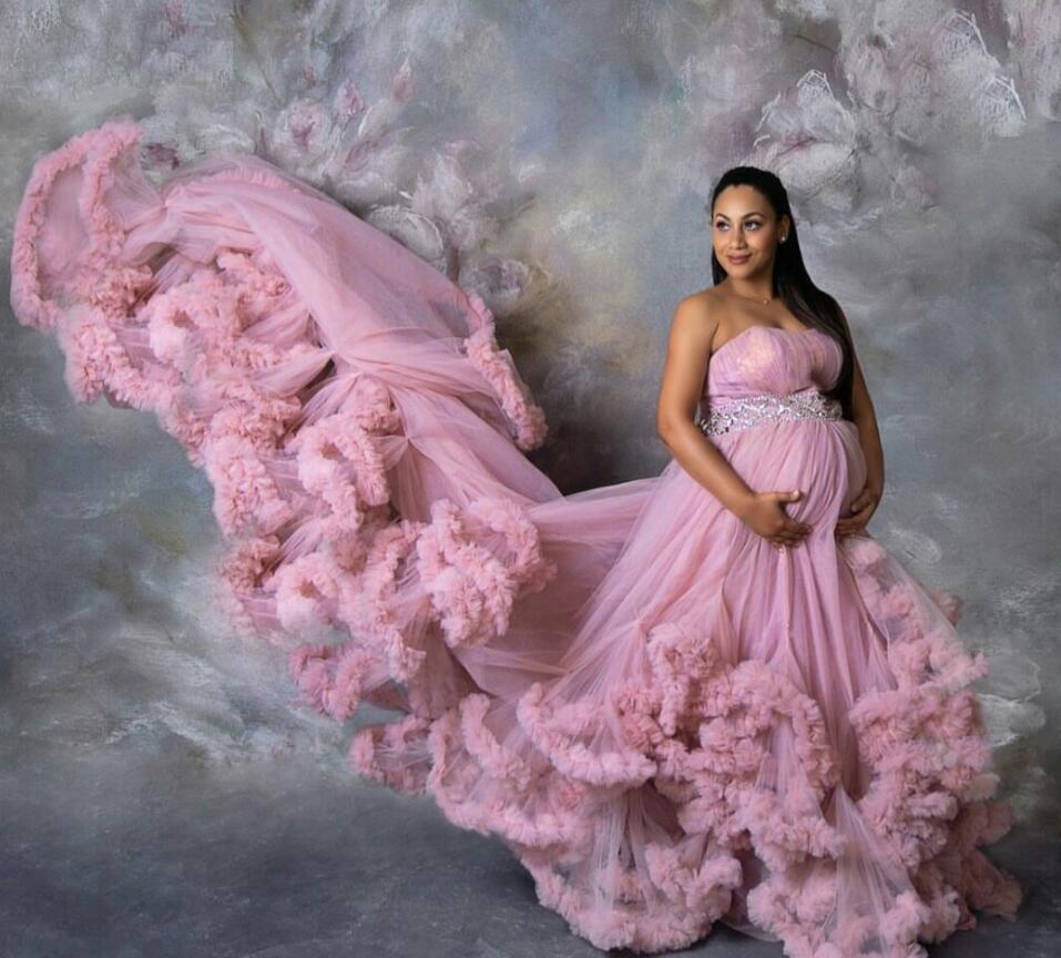 새로운 출산 드레스 사진 임신 한 여자 섹시한 끈이 계층 프릴이 거의 가운 공주 드레스 임신 드레스 베이비 샤워 파티 착용