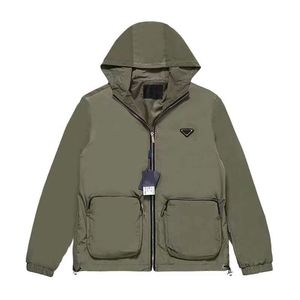 Nuevos hombres chaqueta de diseñador abrigo para hombre logotipo de triángulo en el pecho bolsillo grande con cremallera chaqueta casual con capucha verde militar moda para hombre abrigo ligero suelto versátil