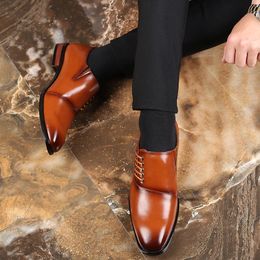 Nouveaux hommes robe chaussures en cuir pour homme de luxe britannique marron modèle National Oxfords classique Gentleman mariage chaussures de bal grande taille