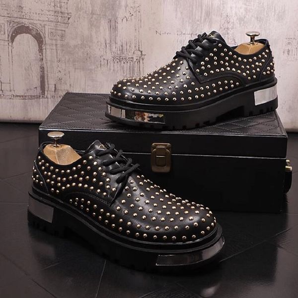 Nuevos hombres diseñador de lujo White Black Rivet Punk Rock Platform Platform Casual Zapatos para hombres Flats Loficers caminando 1aa19