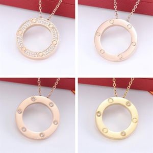 Nuevos collares de diamantes con colgante para hombres y mujeres, collares de acero inoxidable de diseñador de moda para parejas como regalos de lujo j259f